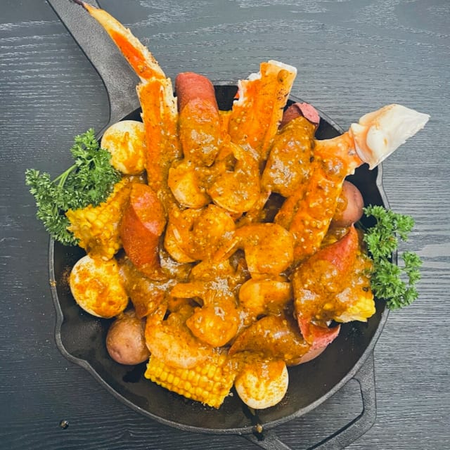 MC 5 - Half Ib Snow Crab Boil.