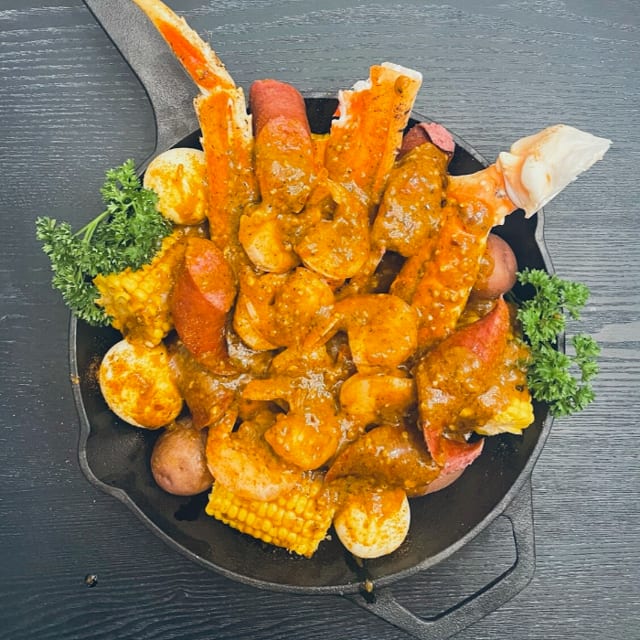 MC 8 - Combo (1) Lobster Tail & 1/2 lb Shrimp Boil.