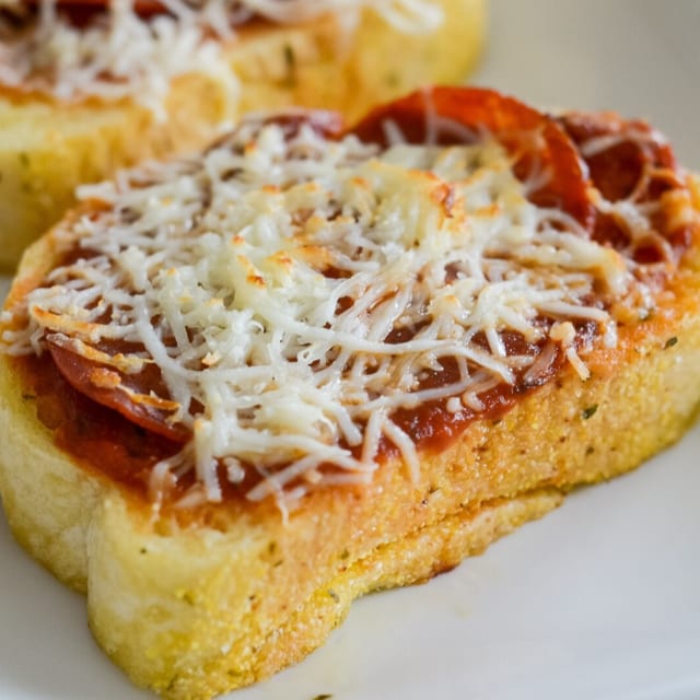 Crab 'n' Cheese Texas Toast.